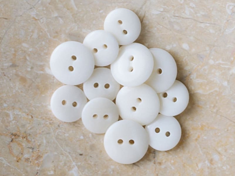 Atelier Brunette Knopf "Viny Optic White", 12mm